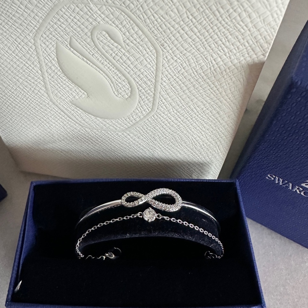 Swarovski’s bracelet new worn 2 times for a couple of hours